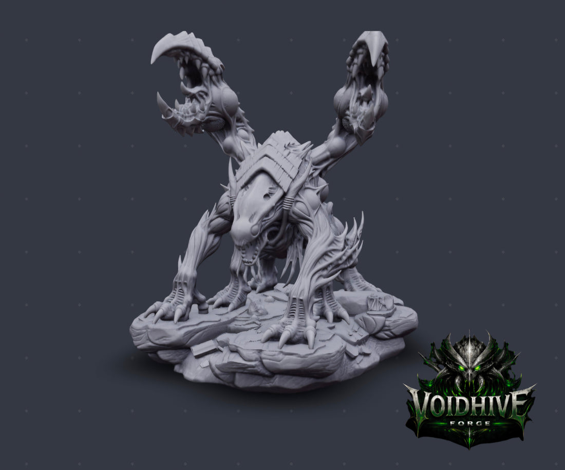 VoidHive Forge Void Reaper Claw resin miniature – single-headed alien predator with two giant scythe claws raised overhead, front view