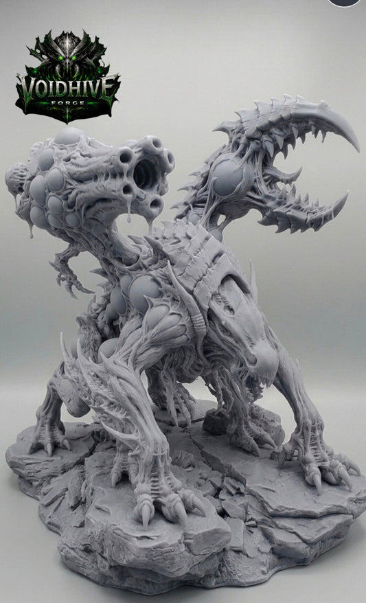 VoidHive Forge Plagueborn Harvester – front three-quarter view showing maw, spore-sacs and claws