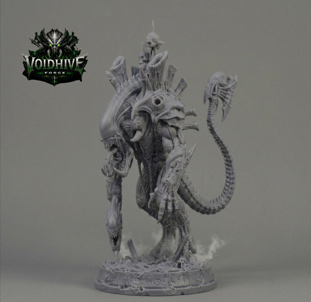 VoidHive Forge Skullmaw Harvester resin miniature — front view showing skull-crowned dorsal crest and serpentine bio-weapon tail